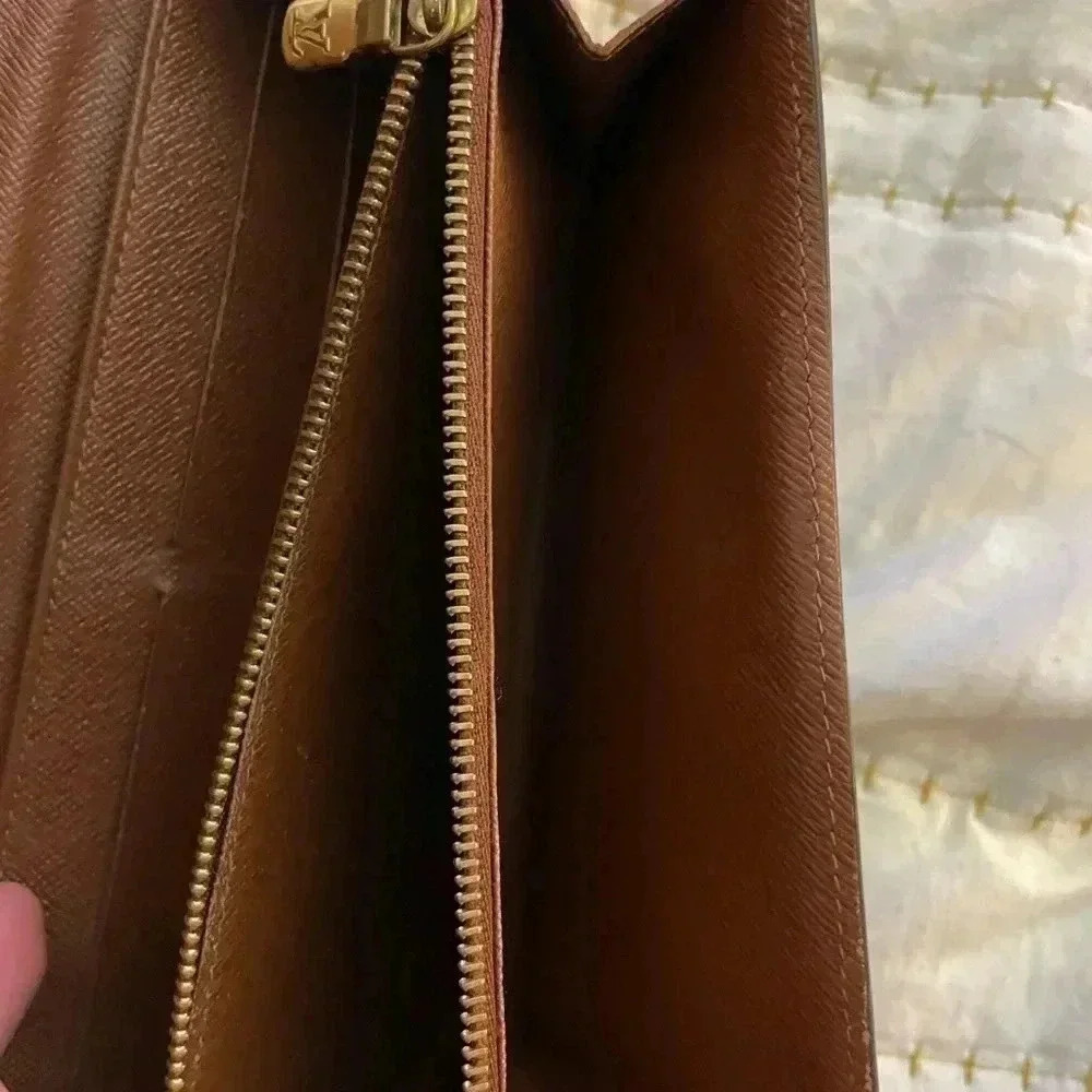 ** LOUIS VUITTON ** authentic vintage Sarah Brown Monogram Wallet - Picture 13 of 13